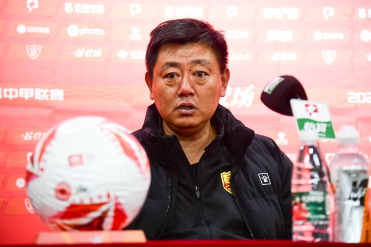 青島媒體：小里瓦爾多缺乏運動戰(zhàn)進球能力，紅獅保級壓力越來越大