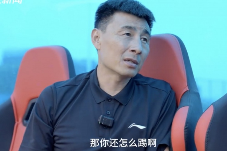 李瑋鋒：國足踢新加坡都這么費勁，那這球還怎么踢呢？