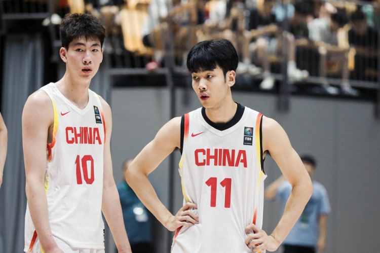 ??張博源19+6+5 劉李10+5 中國(guó)男籃U19力克紐約復(fù)興者