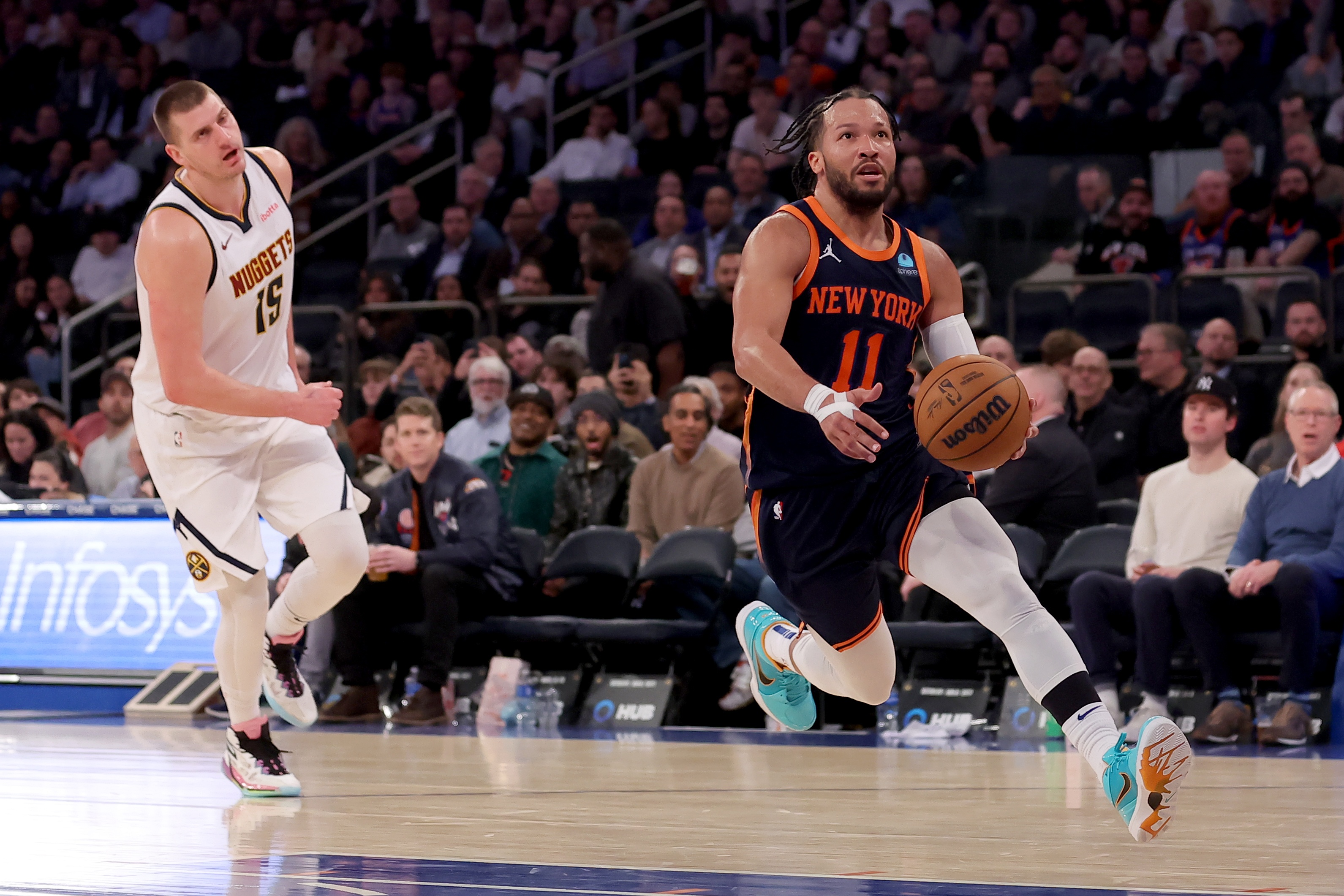 現(xiàn)在NBA中誰的腳步最好？豪斯：我會說約基奇和布倫森
