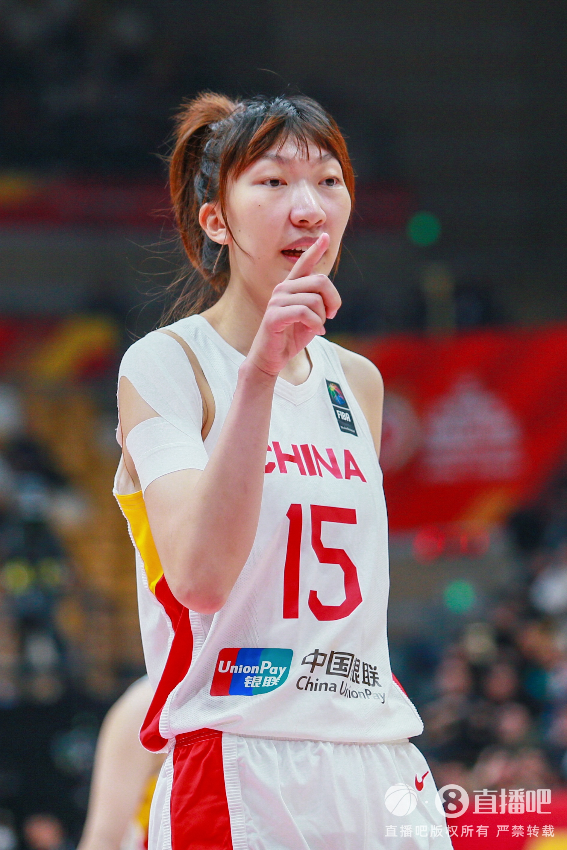 穩(wěn)定發(fā)揮！韓旭半場6中3拿到8分6籃板2蓋帽