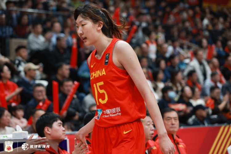 扛起進攻！韓旭第三節(jié)獨得8分 三節(jié)打完11中7貢獻16分9板1斷2帽