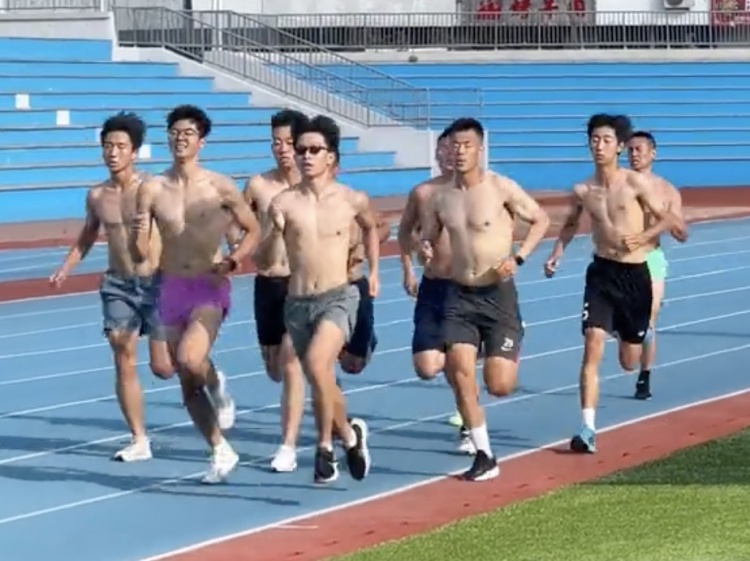 亞泰老將譚龍曬假期加練視頻：堅(jiān)持的意義