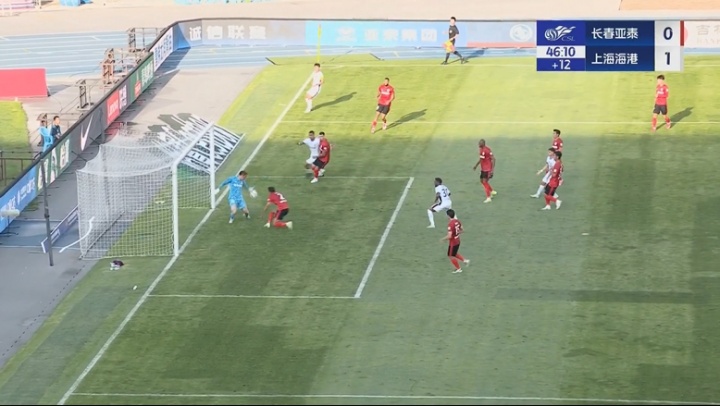 太倒霉了！阿不都海米提門(mén)前“二連擊”烏龍，海港1-0領(lǐng)先亞泰！