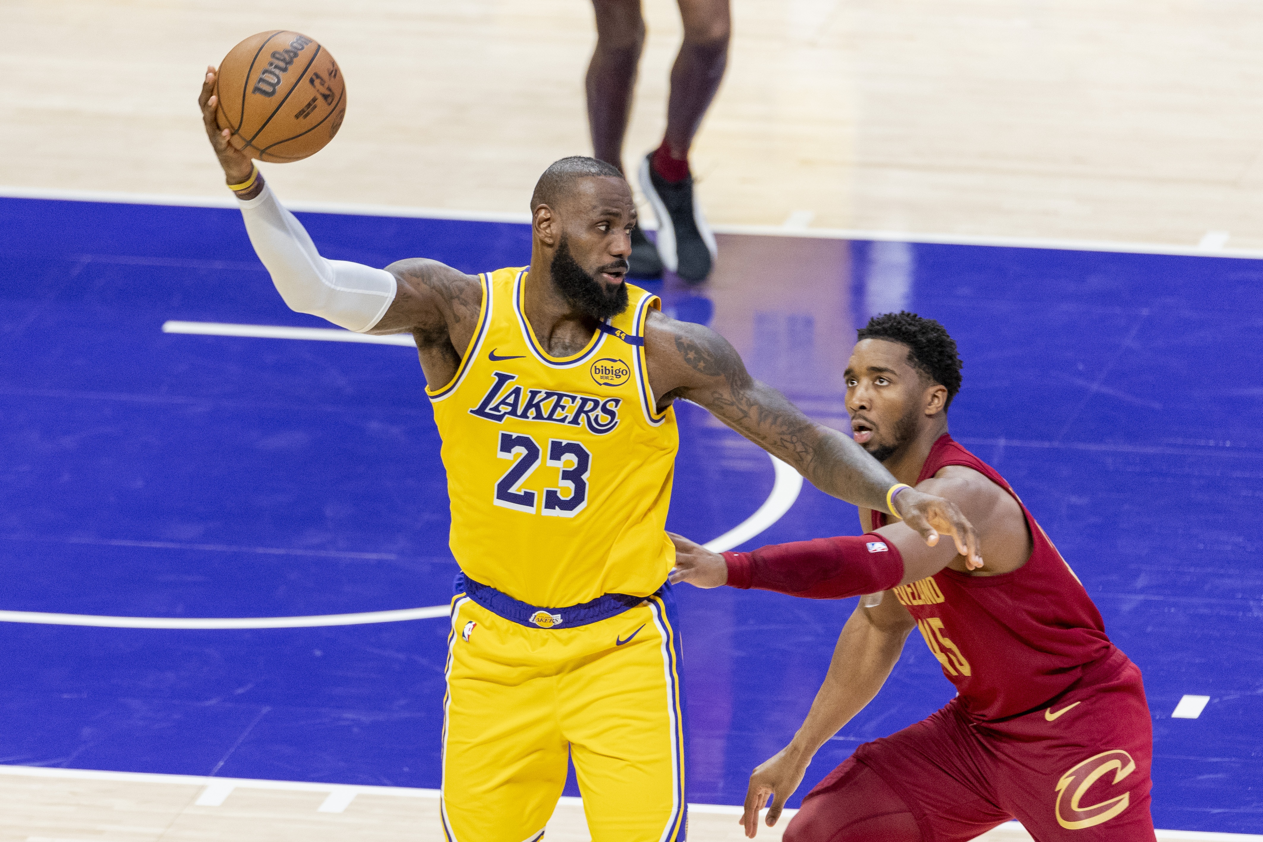 NBA高管：詹姆斯執(zhí)行球員選項是錯誤的決定 他應(yīng)以自由身簽約騎士