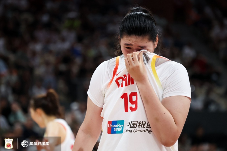 媒體人：持球三分開始在女籃大行其道 張子宇防守考驗愈發(fā)嚴(yán)峻