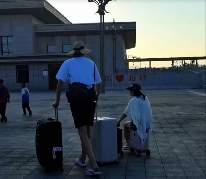 假期結束??楊瀚森結束新疆旅行 將赴美參加8月11日開始的短訓營