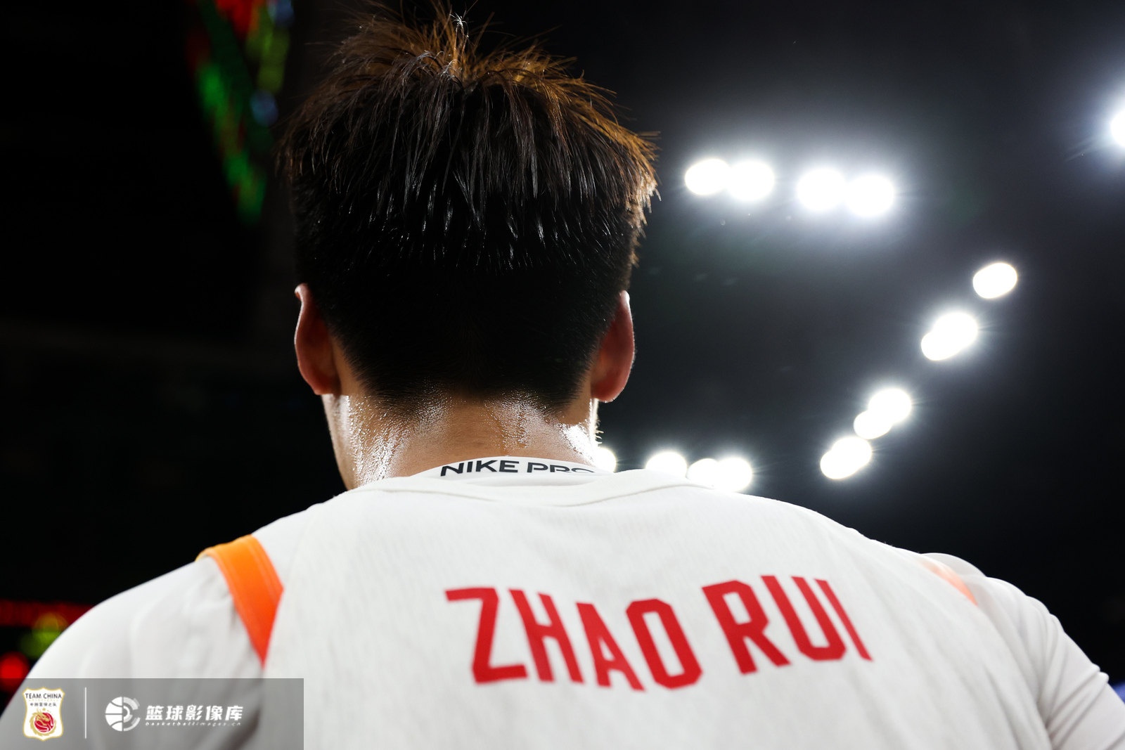 形勢(shì)大好！三節(jié)打完中國(guó)男籃手握15分領(lǐng)先 陣中5人得分上雙