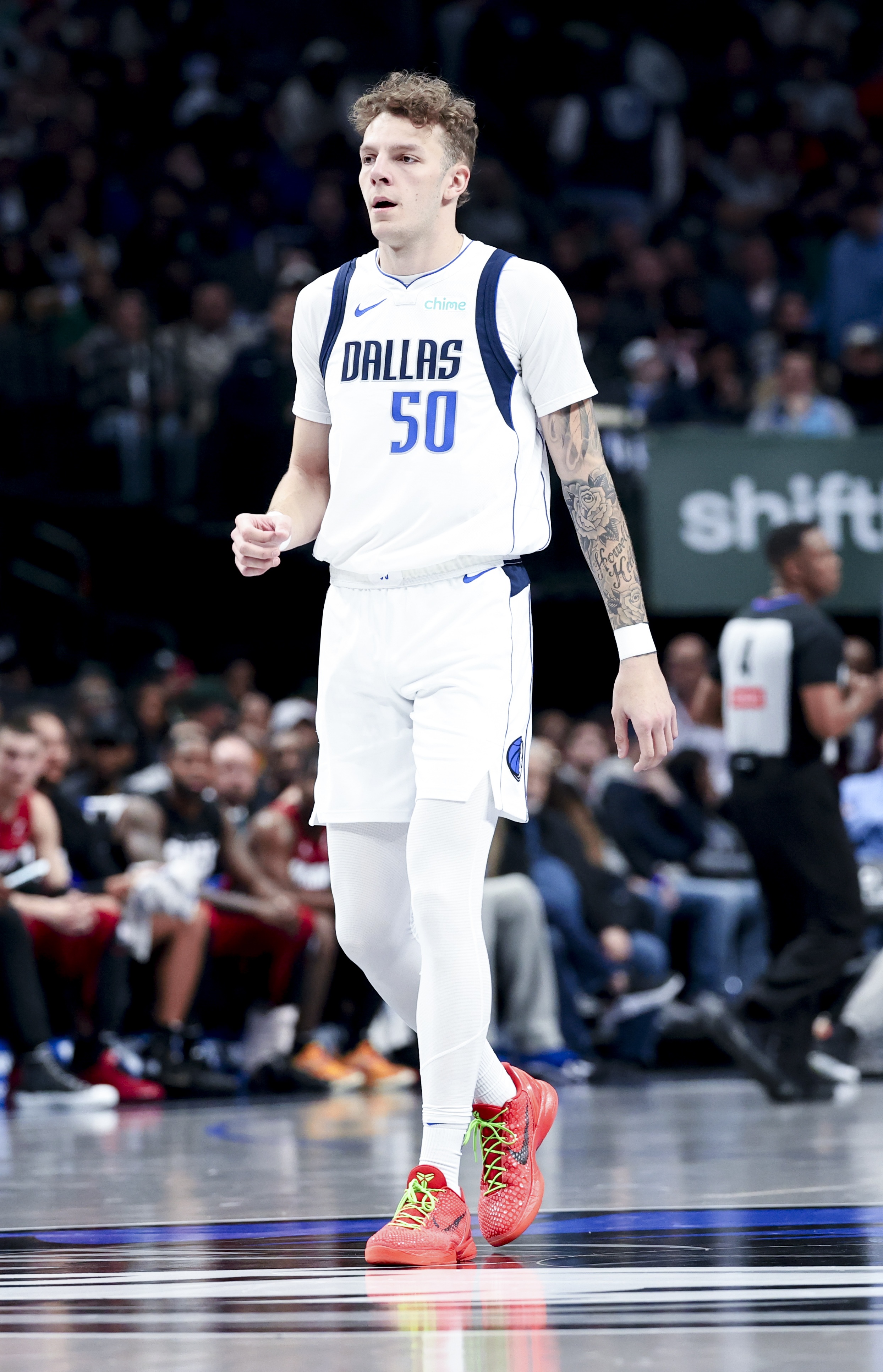 28歲去年才打上NBA！美記：湖人與中鋒凱勒-凱利簽下訓(xùn)練營合同